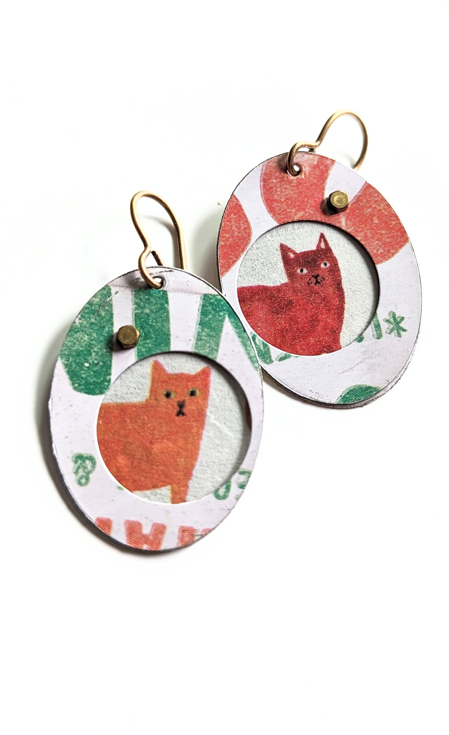 Harbinger Collection CAT SERIES Peek a Boo Oval Earrings