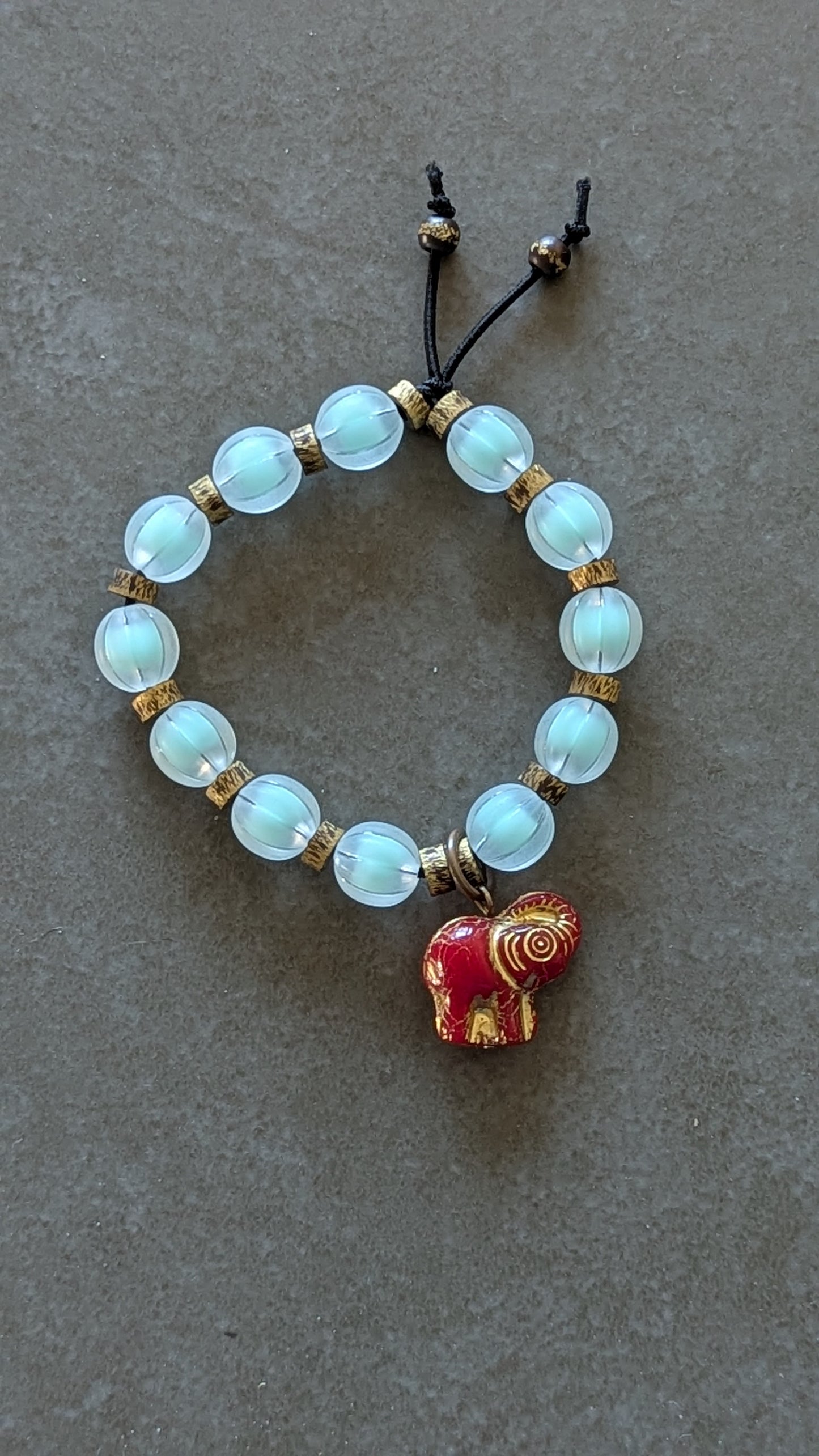 Elle E. Phant (Aqua)