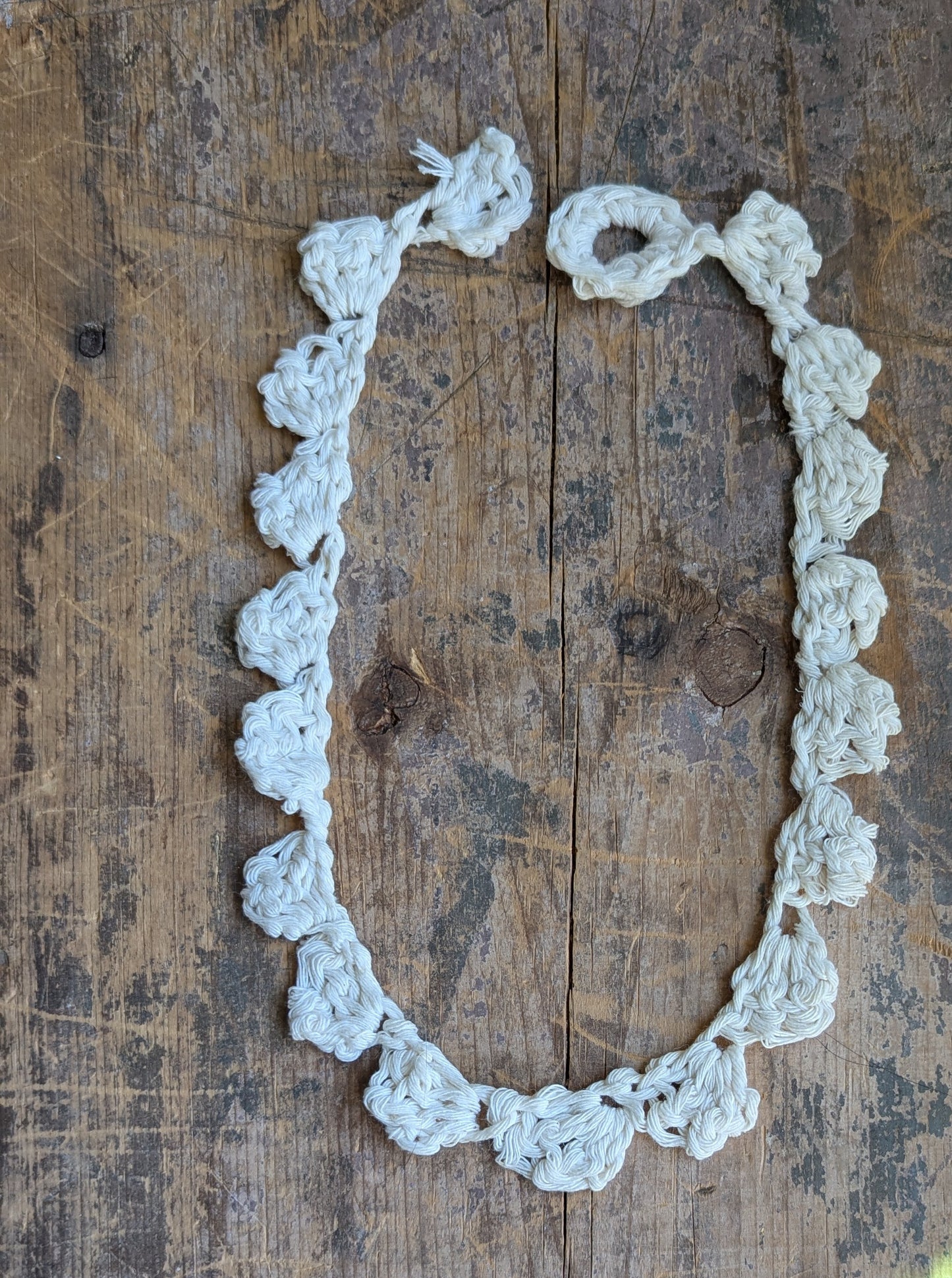 Crocheted Scallops Necklace